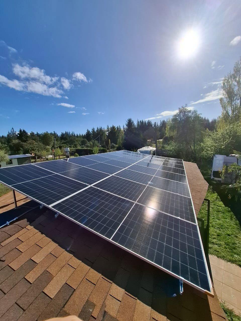 Instalación solar híbrido con batería en Yumbel